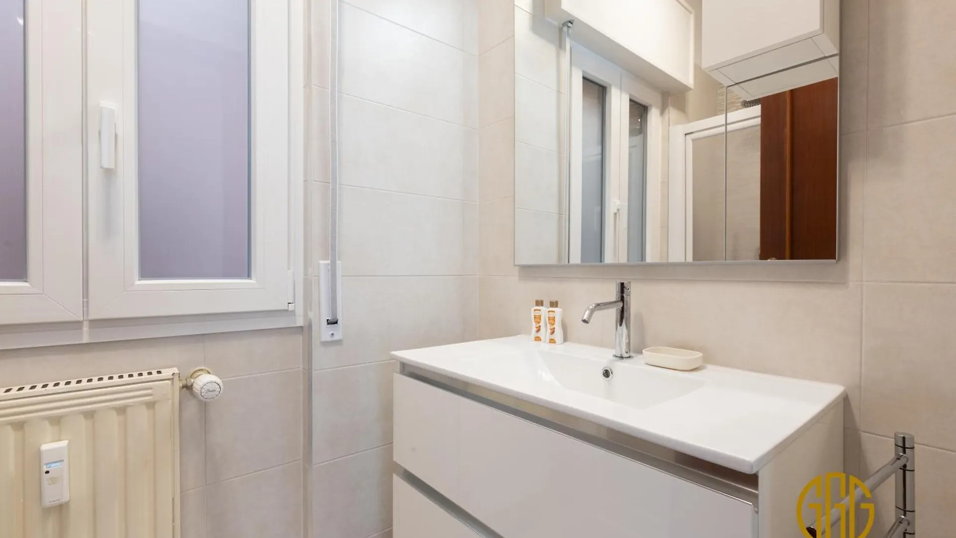 Alle 3G - 10Min To Center, A-C, 2 Baths, Terrace Rome Apartment